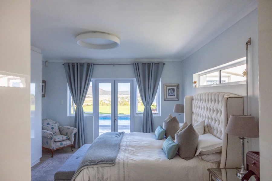 5 Bedroom Property for Sale in Crofters Valley Western Cape